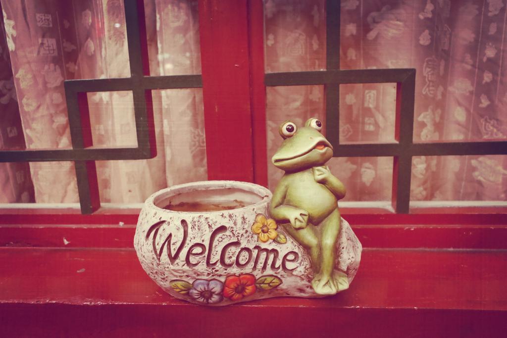Three Legged Frog Hostel Pechino Esterno foto